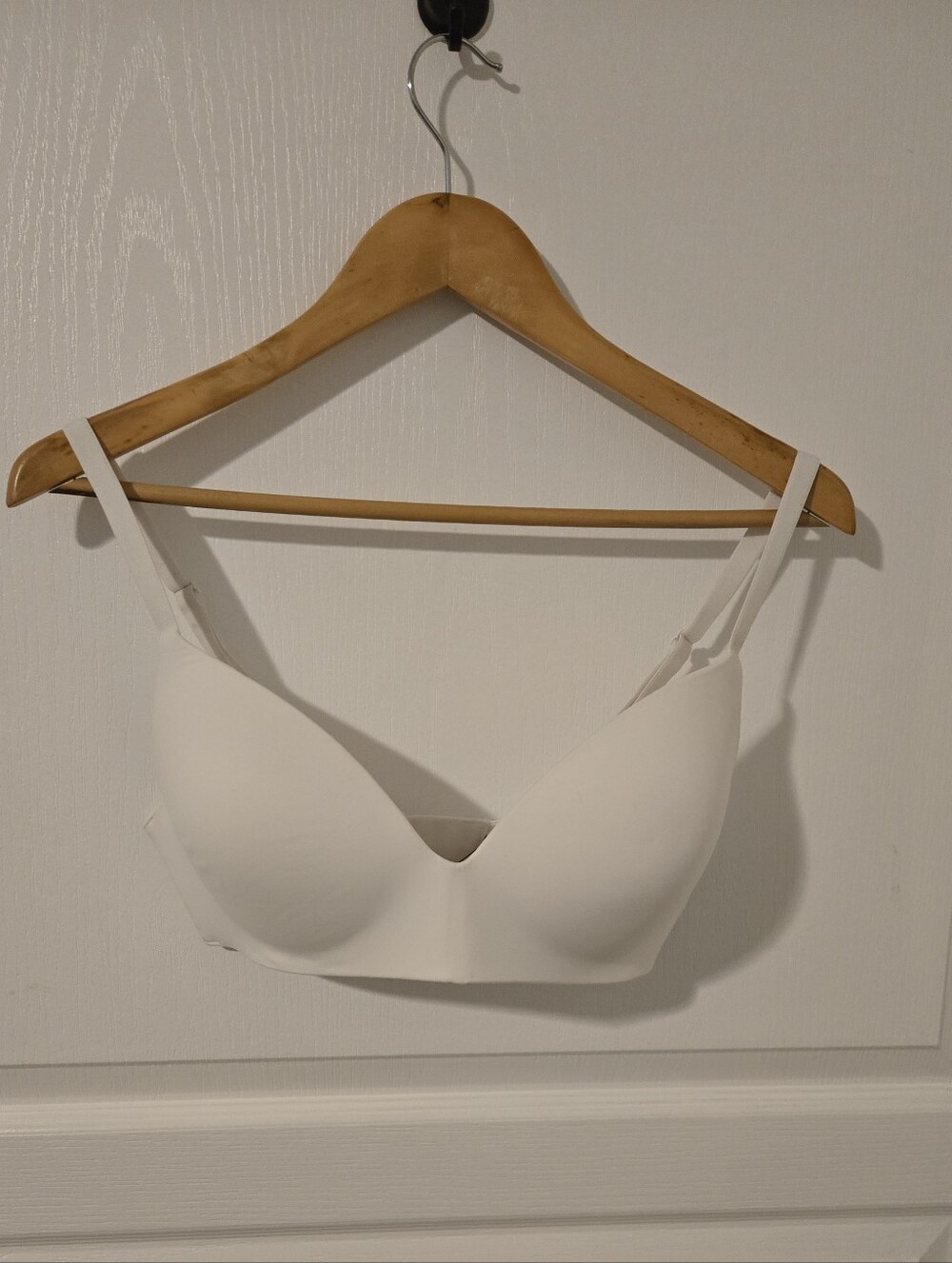 Victoria's Secret Tshirt Lightly Lined, No underwire T-Shirt Bra 34DD